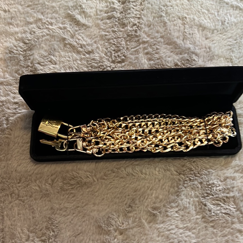 LV lock & key # 317 comes W/ 2 unbranded chain in a gift box Price Is Firm - Picture 10 of 12